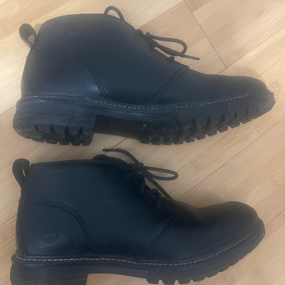 Men’s Timberland 11.5 boots in very good condition. Used for less than 1 season - Picture 3 of 5